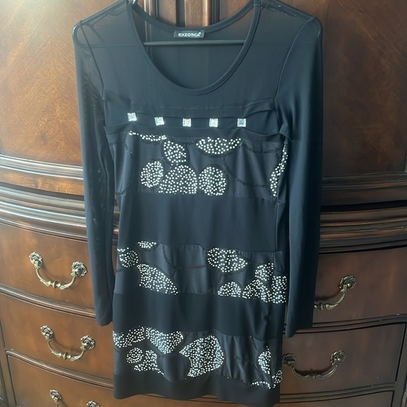 Beautiful stylish top with stones and glitters size small - Picture 4 of 9